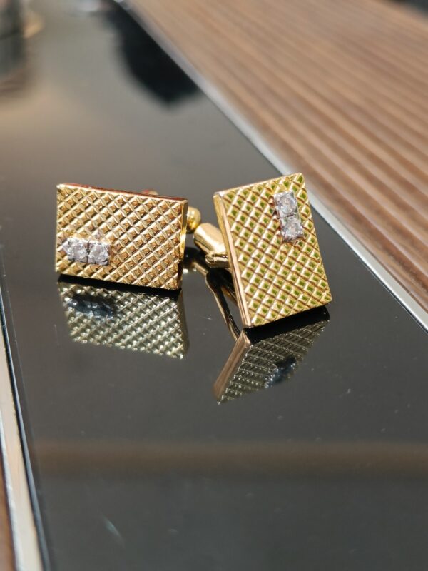 CUFF - 01B