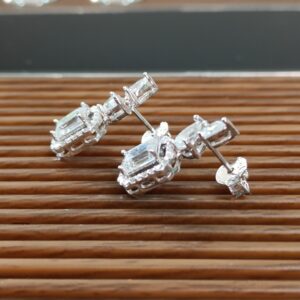 EAR-015B