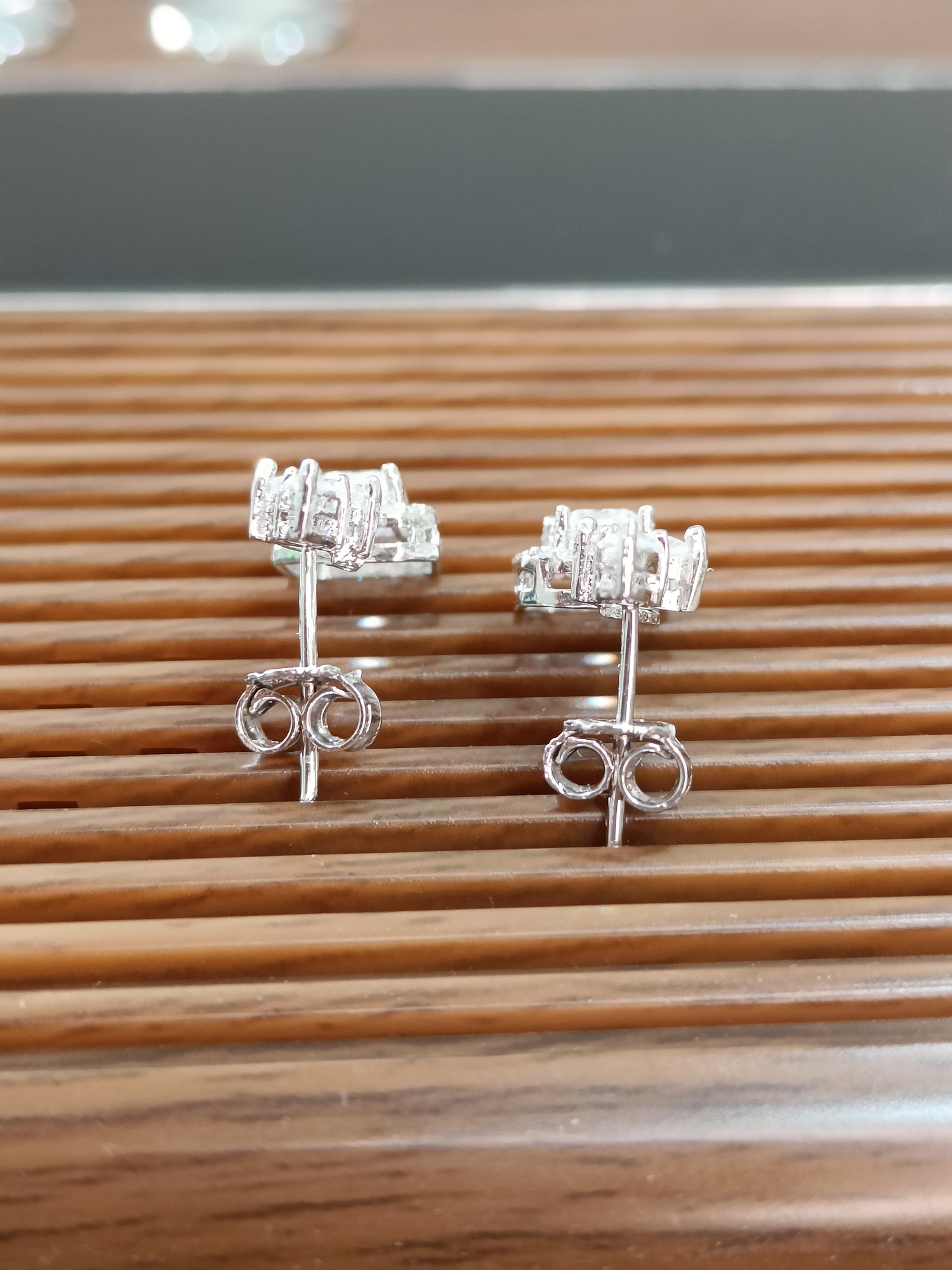 Pear & Emerald Semi Stud - 2