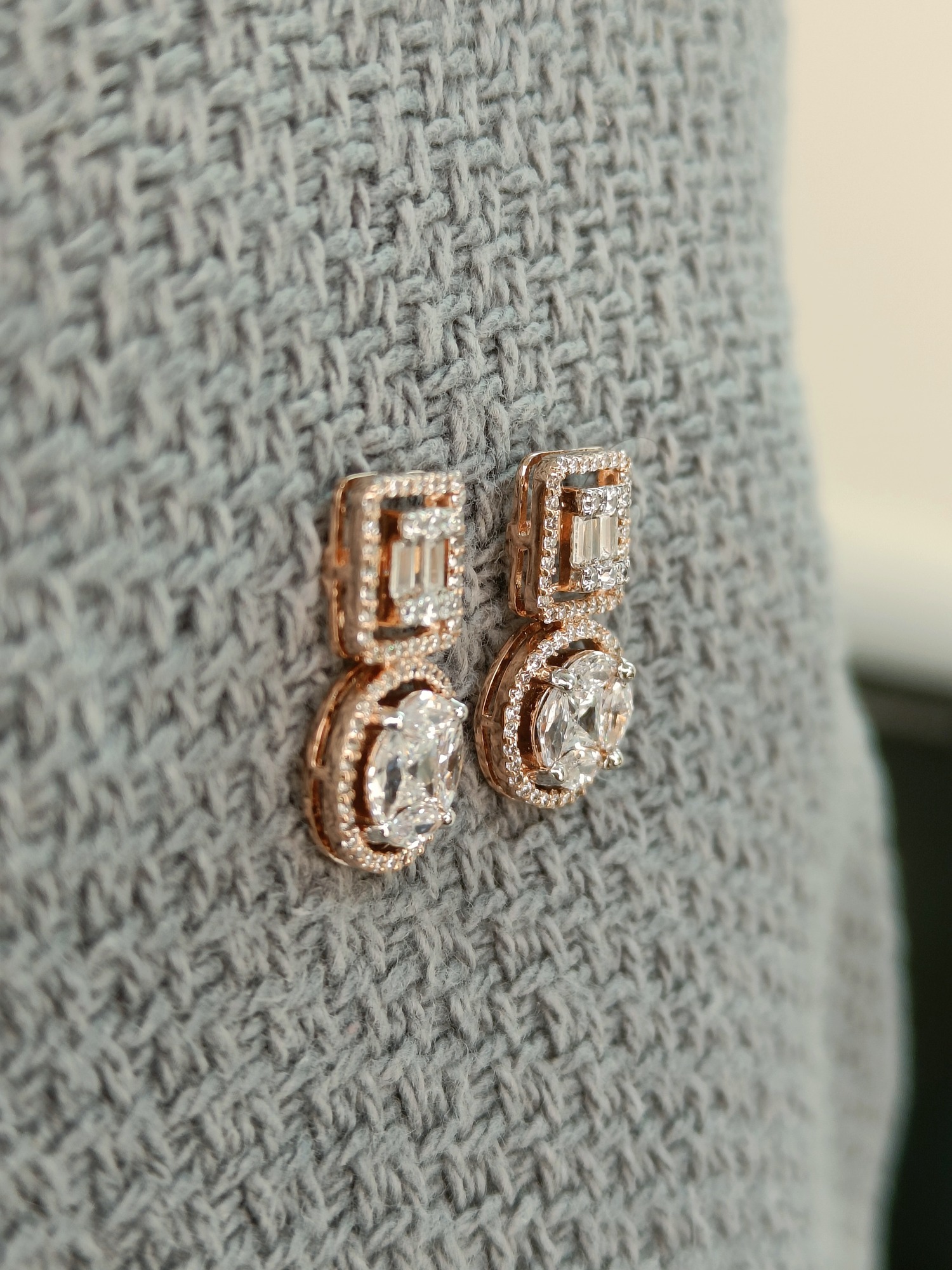 Emerald Semi Stud Earring