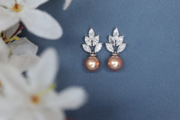 Marquis With Round Golden Pearl