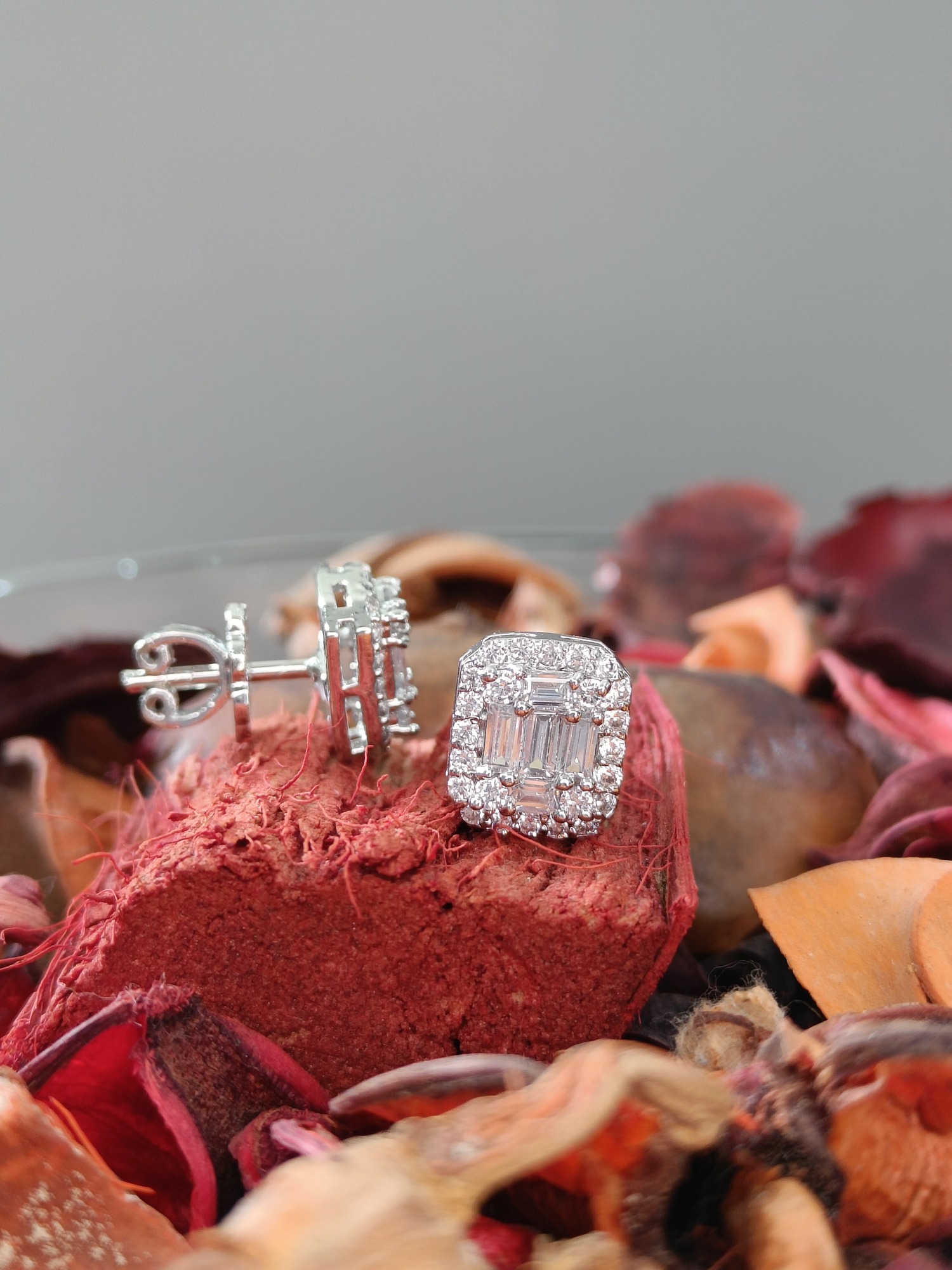 Emerald Stud Earring - 1