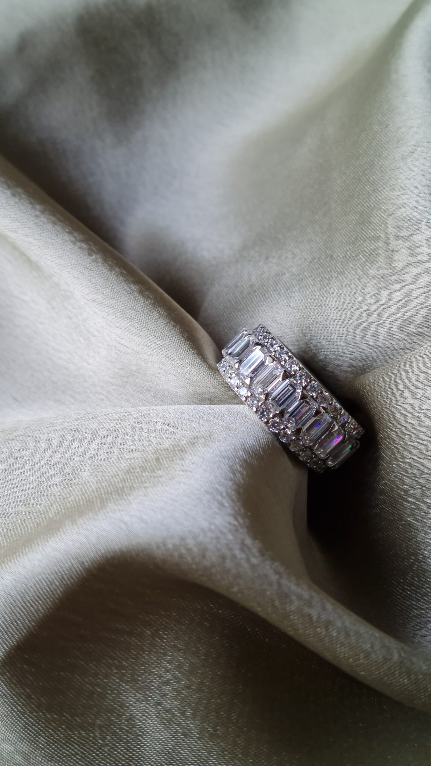 Emerald Band with round CZ Border - 1