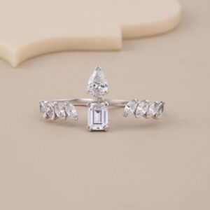 Two Finger Drop & Emerald Stone Ring - 1