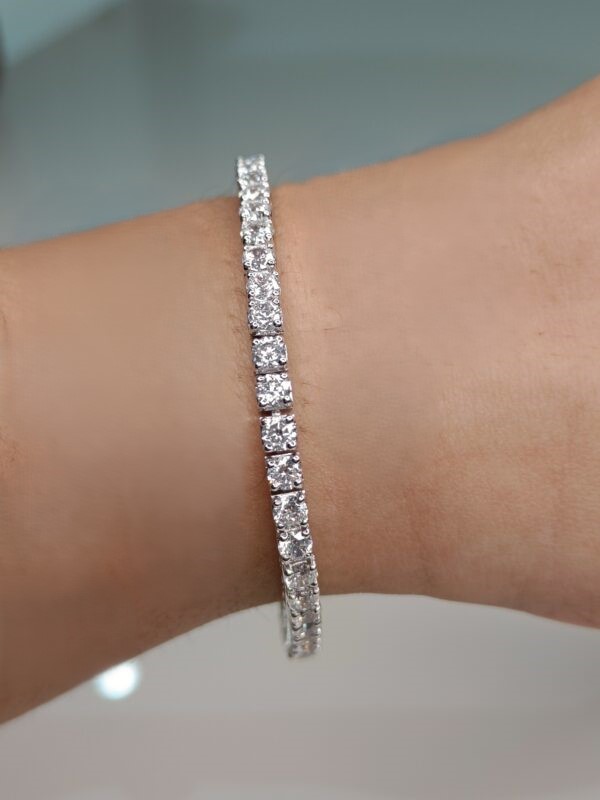 Round Tennis Bracelet