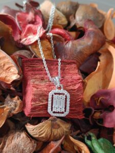 Emerald Pressure Setting Pendant